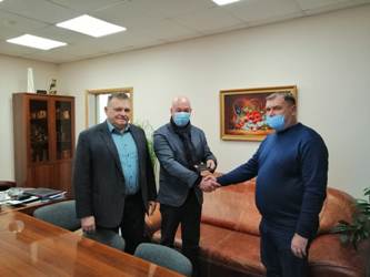 Вячеслав Доронин передал в Кардиохирургический центр топливную карту для заправки автотранспорта